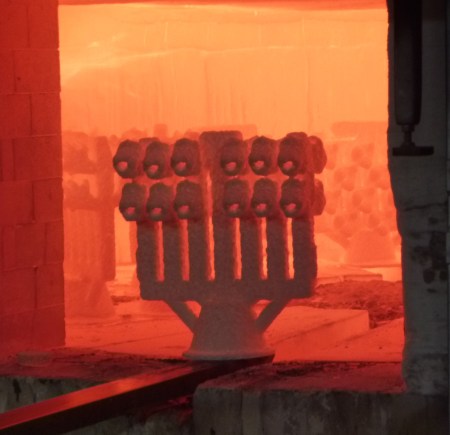 Extracting a lug tree from furnace